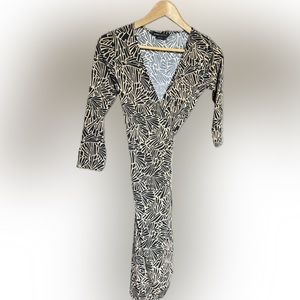 BCBGMaxAzria Black & Tan 3/4 Sleeve V-neck Women's Floral Wrap Dress Size XS